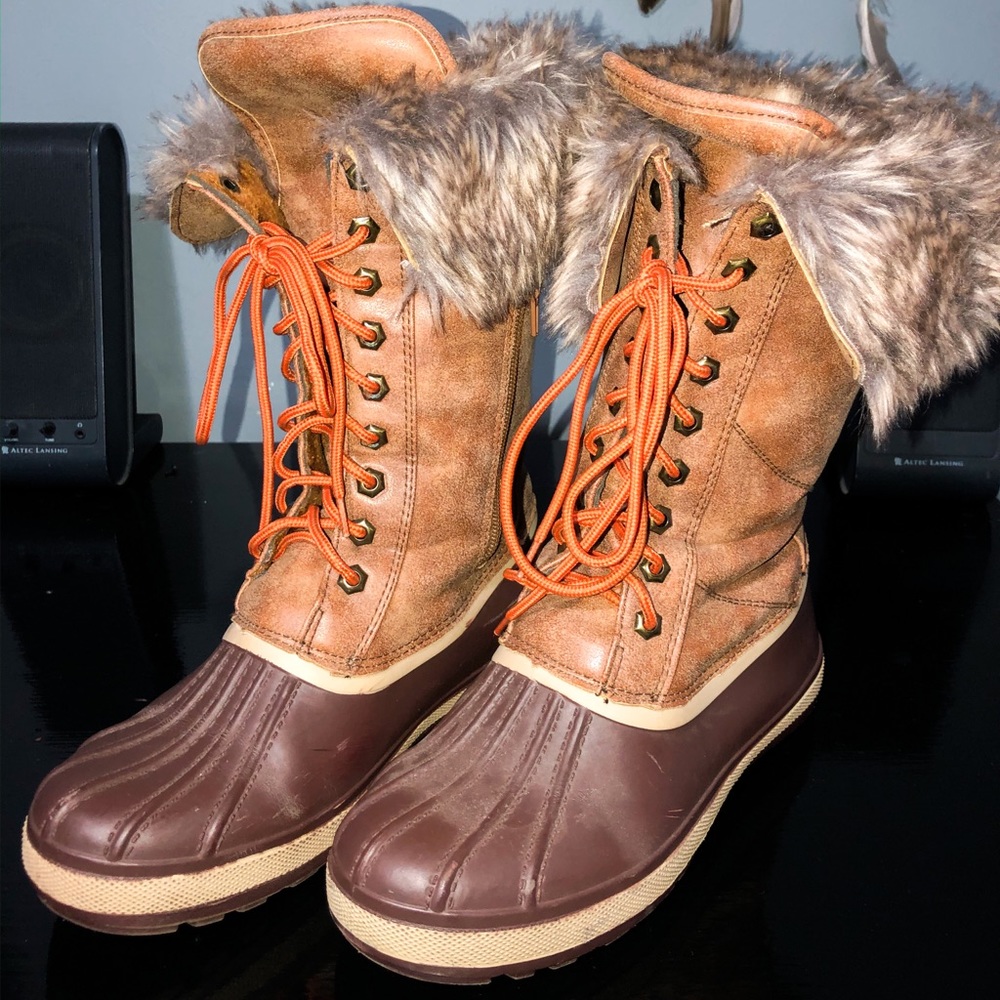 Bamboo Tan Faux Fur Cuff Lace Up Duck Boots